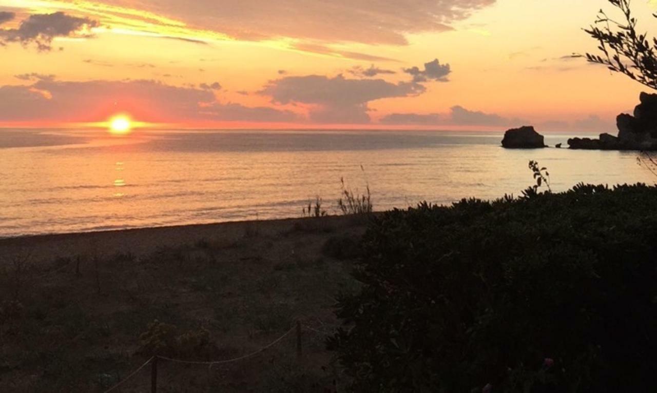 Aqua Seafront Glyfada Corfu Beach House With Garden Esterno foto